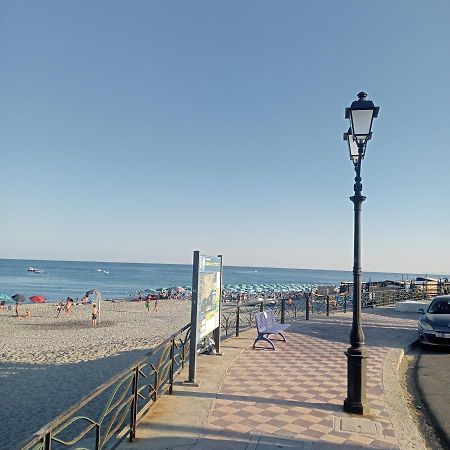 Appartamento 5 Palme Siderno Exteriör bild